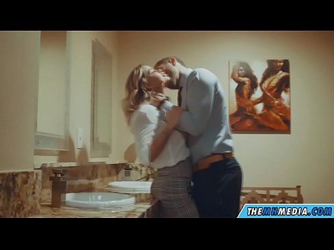 ❤️ Xa i-blonde ene-busty ikuhenda kwindlu yangasese yoluntu ❤️  kuthi xh.taxiporec.top